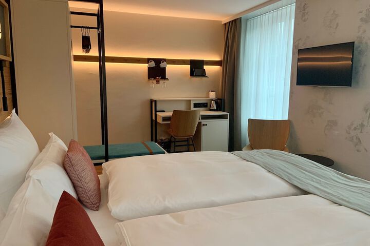Room 25 of 88
