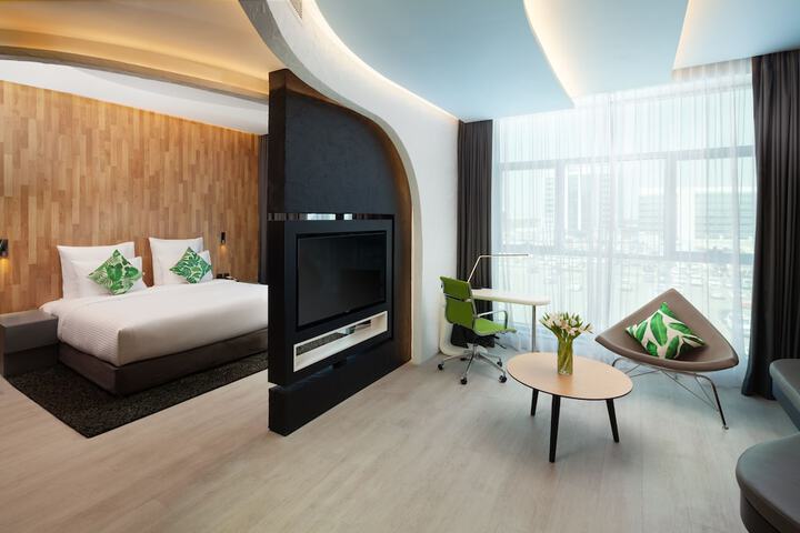 Room 3 of 46