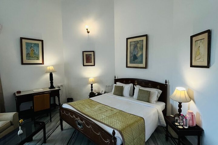 Room 7 of 44
