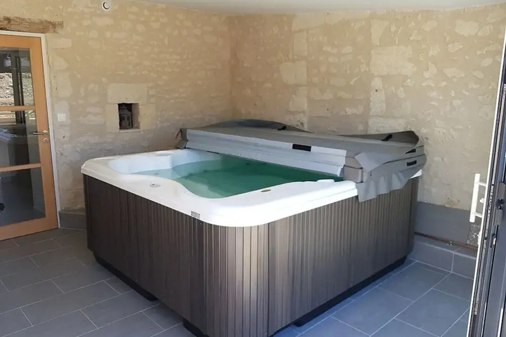 Pool 10 of 15