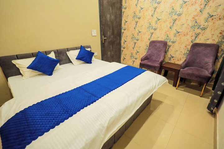Room 4 of 23