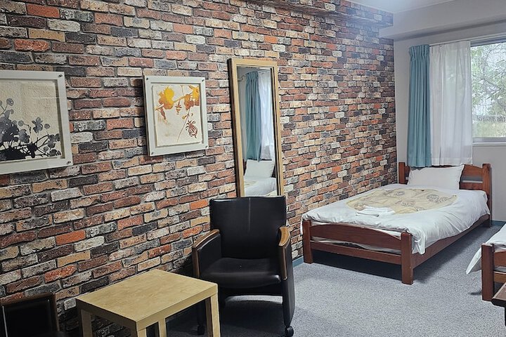Room 5 of 29