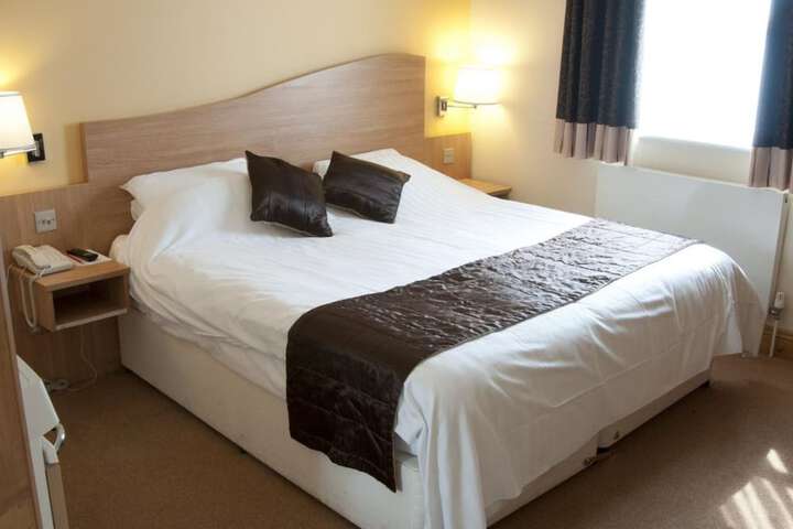 Room 3 of 44