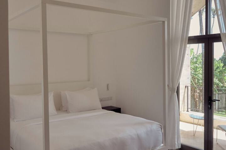 Room 18 of 147