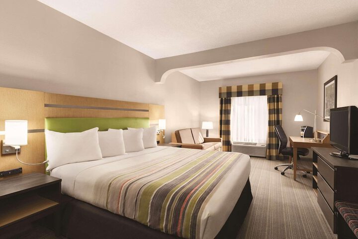 1 King Bed (7 of 11)
