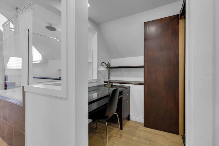 Room 86 of 174