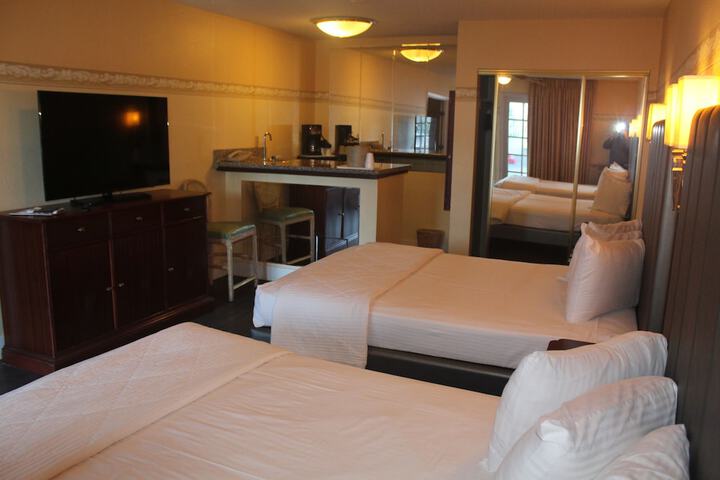 Room 16 of 65