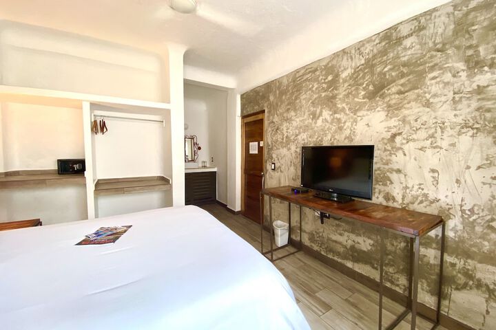 Room 21 of 193