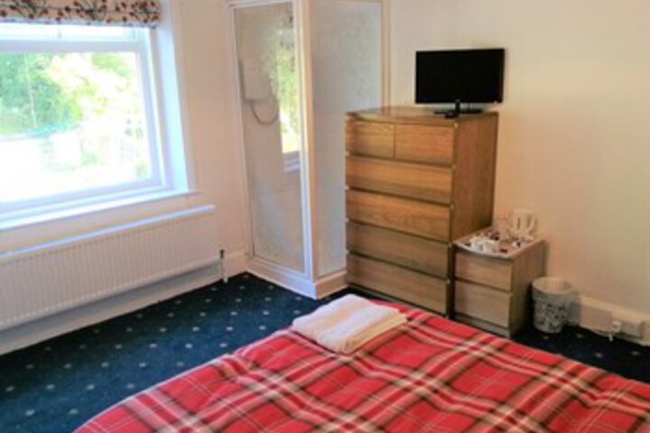 Room 35 of 76