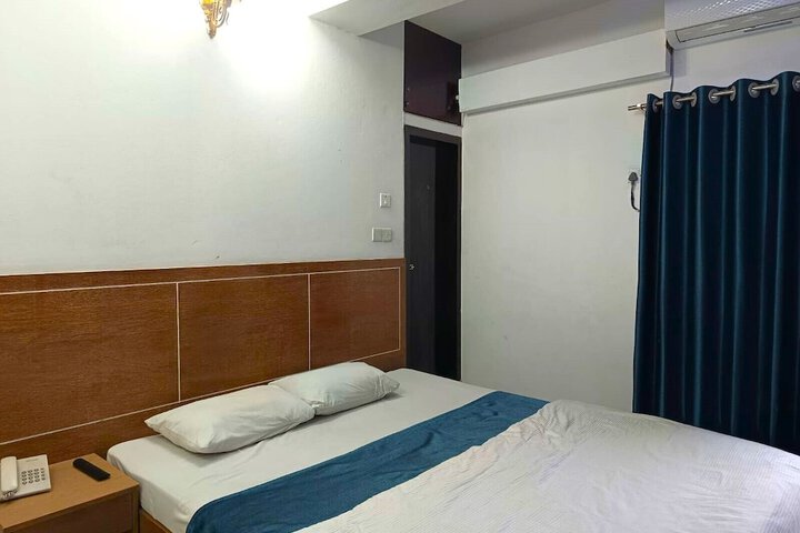 Room 12 of 23
