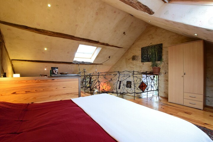 Room 10 of 52
