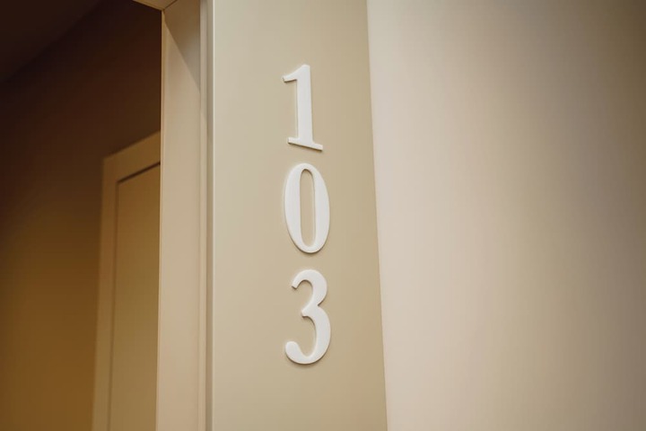 Room 68 of 177