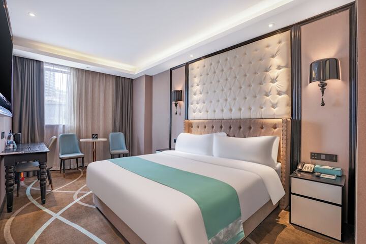 Room 21 of 42