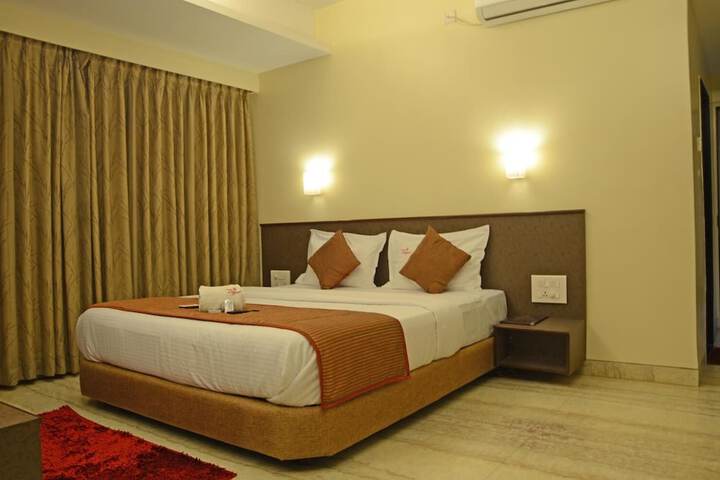 Room 2 of 35