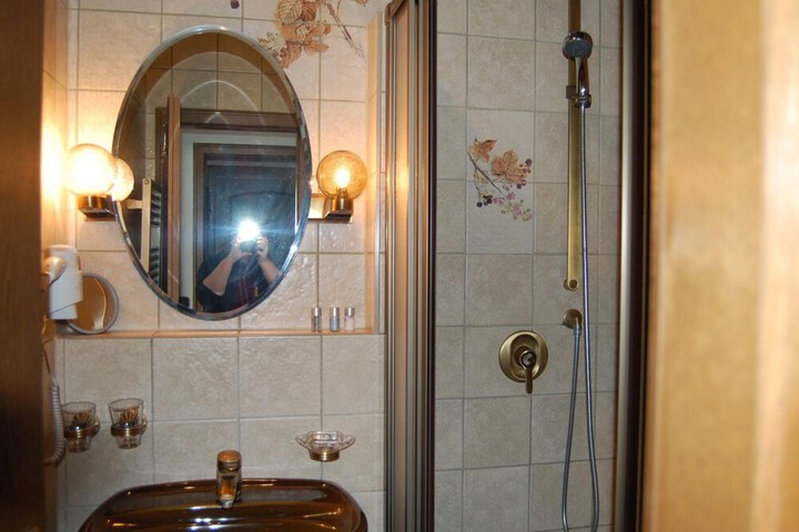 Room 32 of 52