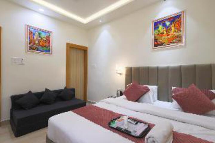 Room 6 of 19