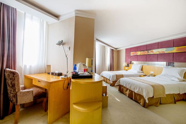 Room 10 of 31