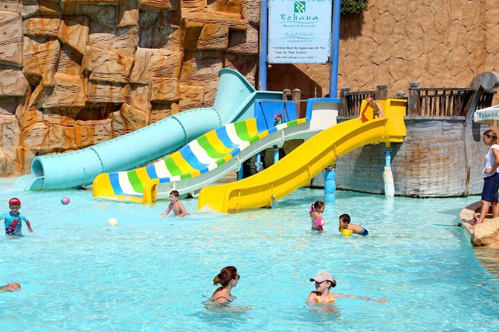 Hotel Pool