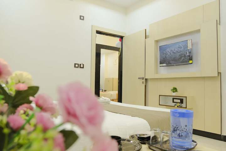 Room 53 of 69