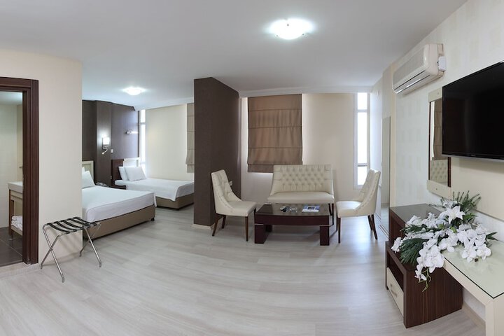 Room 9 of 49