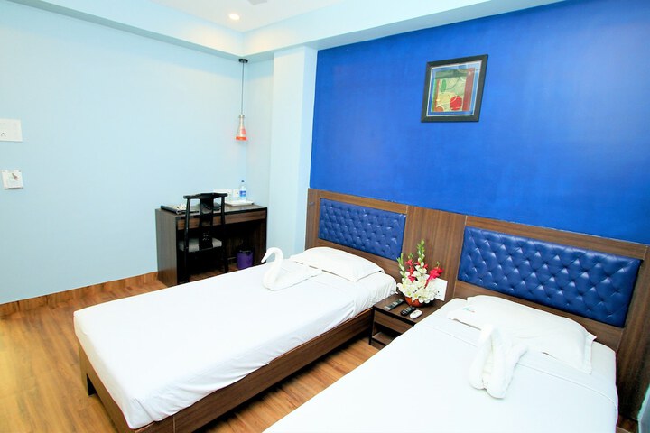 Room 4 of 33