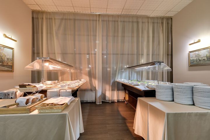 Dining 41 of 59