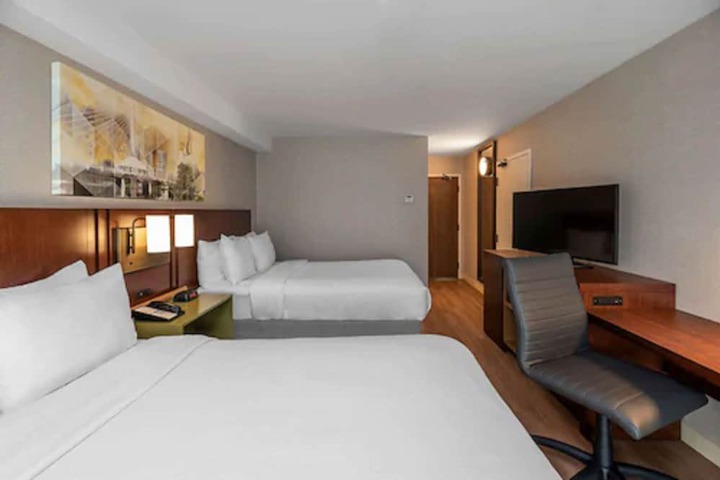 Room 3 of 53