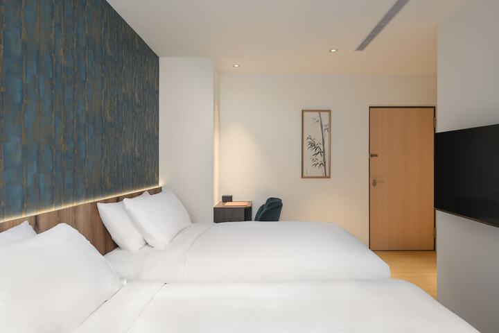 Room 19 of 46