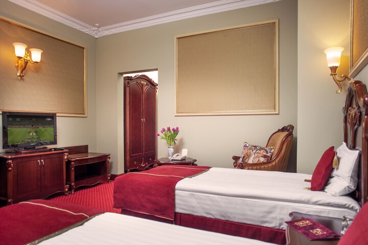 Room 7 of 31