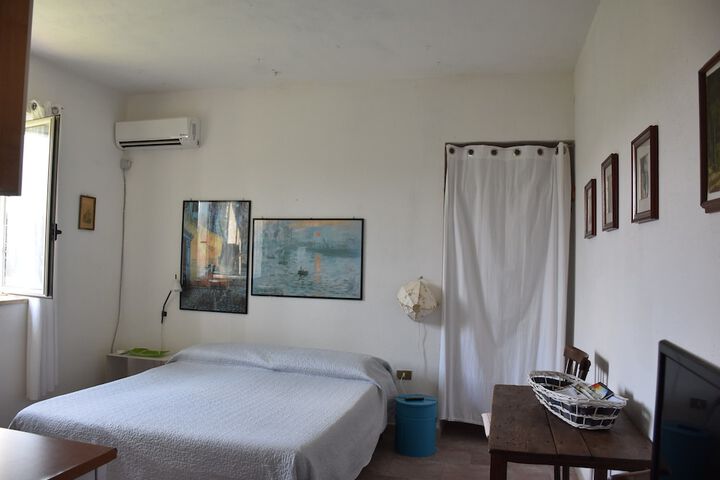 Room 5 of 17