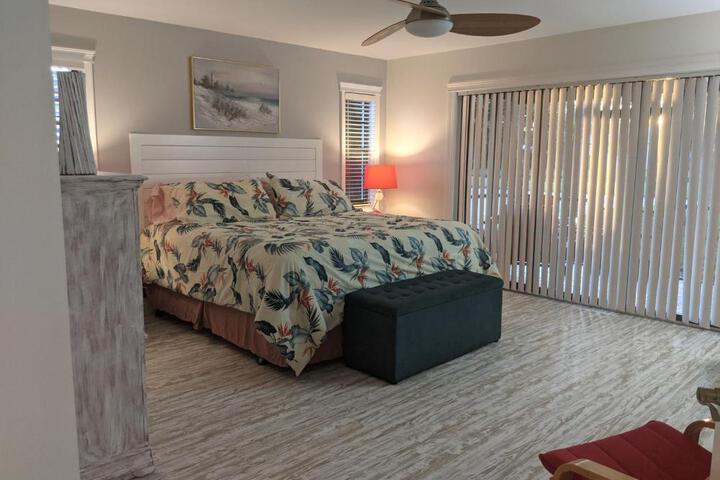 LUX VILLAs on beautiful Palmer Ranch