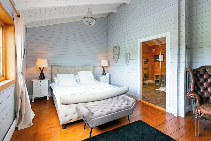 Room 5 of 29
