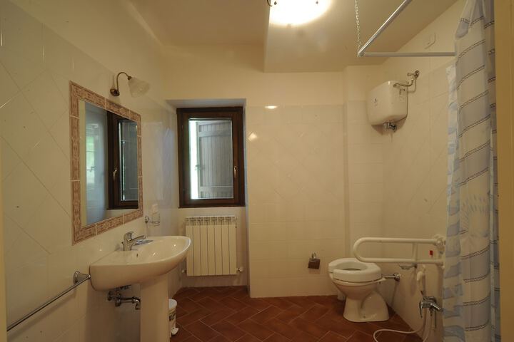 Room 12 of 20