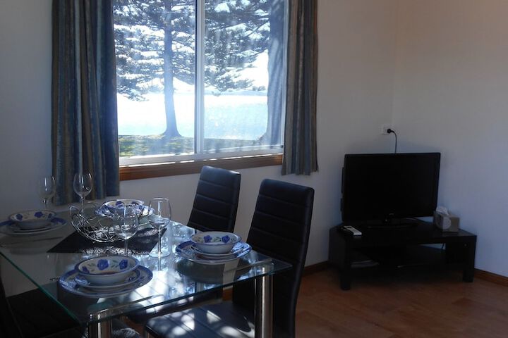 Room 8 of 28