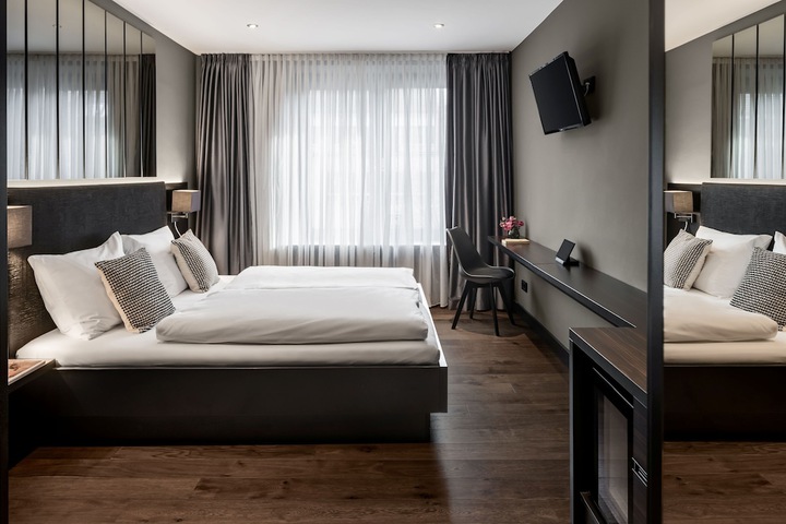 Room 12 of 42