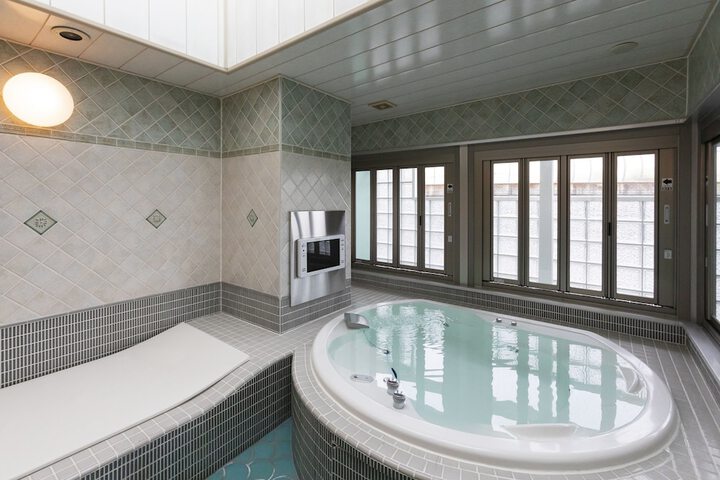 Hot Tub 33 of 41