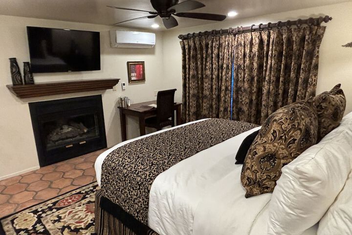 Room 33 of 285