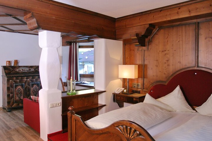 Room 4 of 40