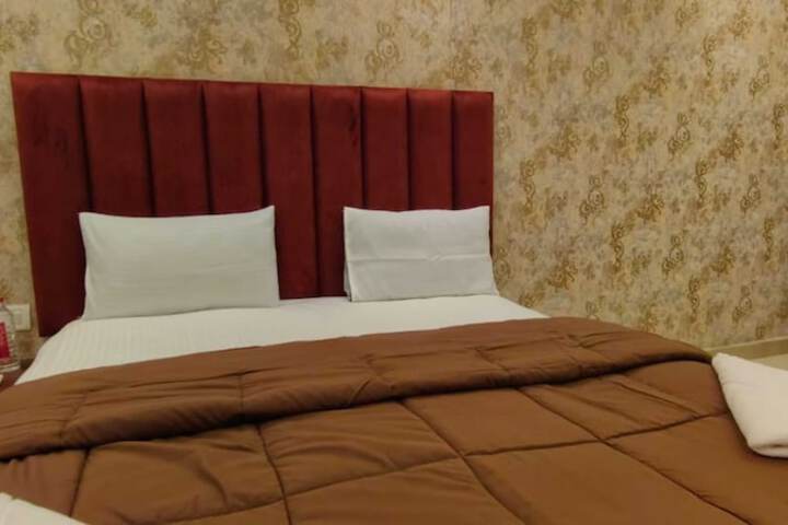 Room 4 of 41