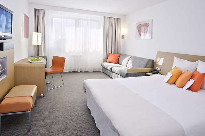 Room 36 of 98