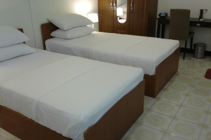 Room 3 of 8