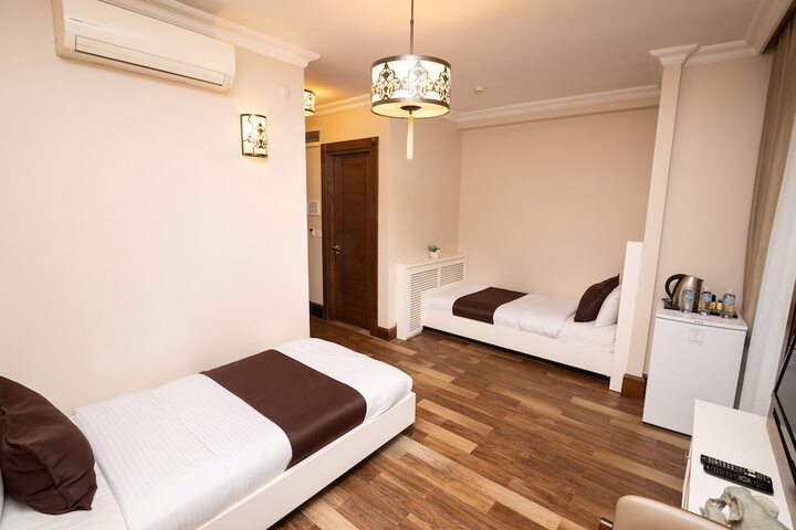 Room 14 of 40