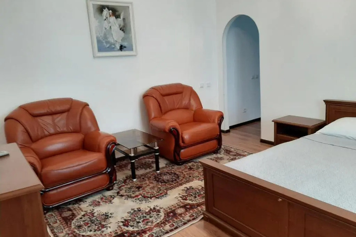 Room 7 of 18