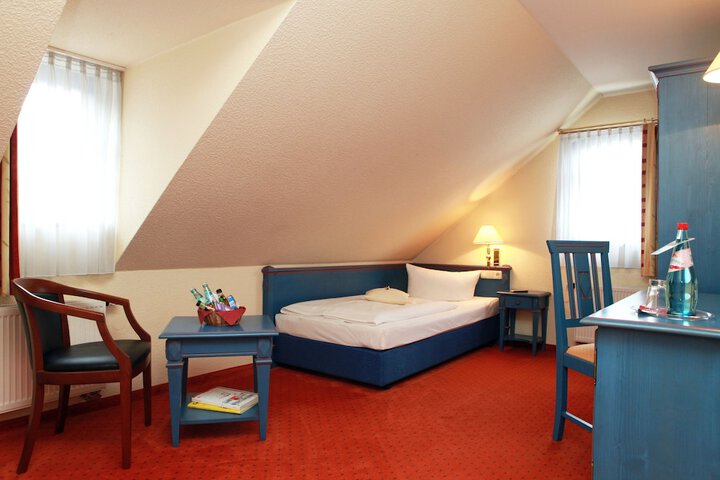 Room 17 of 95