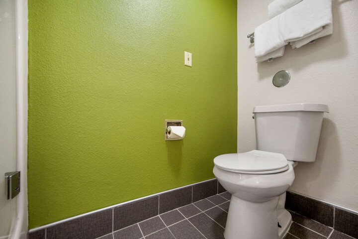 Room 15 of 37