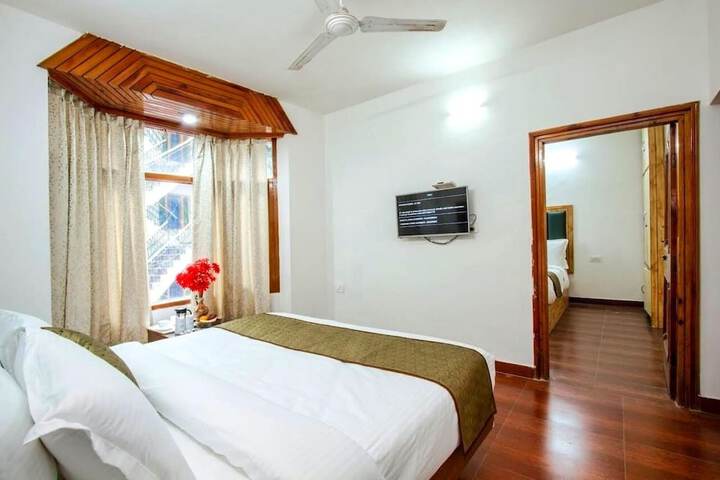 Room 7 of 13