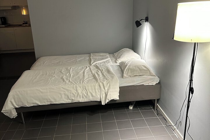 Room 16 of 50