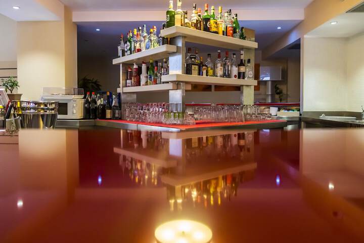 Lounge 52 of 71
