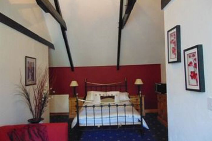 Room 10 of 17