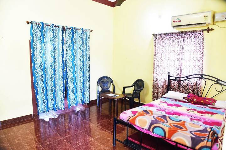 MAANVI HOLIDAY HOME